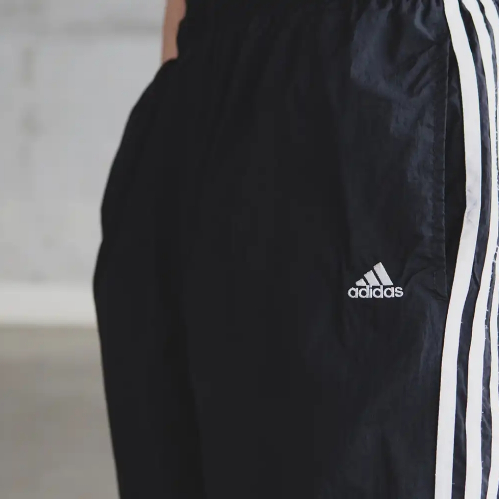 》Black Adidas Windbreaker Track Joggers Drawstring Men's Size Large